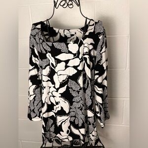 Chico's Monochrome Floral 3/4 Sleeve Top Size 2
